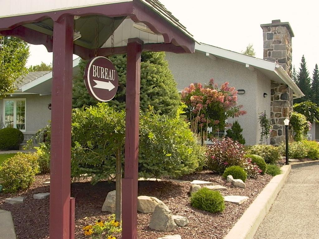 Motel La Cheminee サンジェローム エクステリア 写真